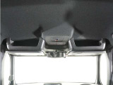 ◆サンシェード内蔵大型ルーフコンソール◆衣類や毛布などを収納でき、空間を有効活用♪大口なので取り出しラクラクです。