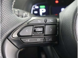 ステアリングスイッチで簡単なオーディオ操作ができ便利です。