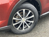 社外アルミホイールです。車種ごとに専用設計されいるのでデザインも外観にマッチしてますね!