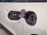 MINIはドアが分厚いです。衝突によりドアがつぶれてしまった場合にも外からいち早くドアを開けれるよう考えられています。数十秒の救出の遅れが命につながりかねない場合、こういった配慮が重要なポイントです。