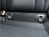◆ISOFIX◆シートベルトいらずでチャイルドシートと固定金具を連結するだけでガッチリ固定できます。