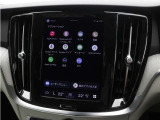 Google搭載のボルボなら、車内にいながら多彩なデジタルライフをお楽しみいただけます。Google Playから必要なアプリをダウンロードして、有意義な移動時間を楽しみましょう。