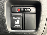 【パワースライドドア】スマートキーや運転席のスイッチでスライドドアの開閉が可能♪電動だから力を入れてドアを開ける必要が無く、小さいお子様でも、重い荷物を持っている時もラクに開け閉めできます♪