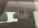 安心、安全なカーライフに必須のドライブレコーダーを装備!走行中はもちろん、駐車録画機能も付いております♪