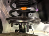 お車を安心してお乗りいただく為には、足回りの定期点検が欠かせません。サービスサポート(有償保証)では無料点検もご提供しており、安心のカーライフをお過ごしいただけるサポート体制が整っています。