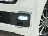 ◆フォグライト◆ 霧などの悪天候時、自車の位置を示すとともに前方や路肩が見えずらい時、近い位置をワイドに照らしてくれます
