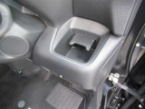 ドリンクホルダー★すぐ手が届く位置にドリンクホルダーを装備しています。運転中の水分補給もご安心です♪