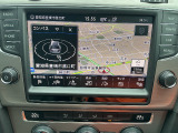 屋上展示場に常に50台以上の車両をご用意!お気に入りの1台が見つかるかも!?