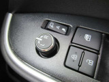 駐車時や狭い道でのすれ違い時に気を使うミラー。電動格納式ドアミラーはそんな時に便利です。