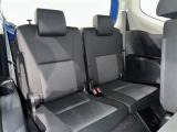 3列目シートもひろびろとしたスペースを確保しています。大人数でのお出かけもばっちりです!