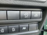 【アイドリングストップ】信号待ちなどの停車時に、エンジンを自動的にストップさせることでガソリン消費をセーブします。