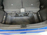 荷室部下部にはちょっとした小物を収納できるアンダーボックスがあるので荷室を広く使えます。