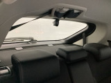 トノカバー付き。荷室のプライバシーを守ってくれます。見た目もスッキリ、防犯性も高まります。