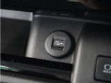 ◆USB接続端子◆スマホやiPodなどを接続して、いつもの音楽を車内でもお楽しみいただけます♪