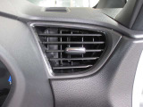 運転席側のエアコン吹き出し口画像です。