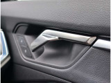 Audi正規ディーラーが高品質をお約束。高度な訓練・教育を受けたAudi専任メカニックが、100項目にもおよぶ精密な点検を実施いたします。すべてをクリアしたAudi車だけが、あなたのお手元に届けられるのです。