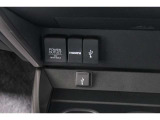 スマートフォンなどの音楽再生が可能なUSB接続ジャック装備車両です♪♪♪