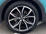 18インチ純正アルミホイール+215/45R18タイヤを装着。