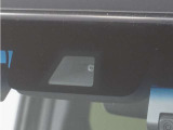 ◆Honda SENSING◆ カメラ等装置で精度の高い検知能力を発揮、安全運転を支援します。ステアリング上のコントローラーに注目!