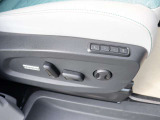 認定中古車保証1年間距離無制限の保証とロードアシスタンスサービスが全車に付帯されています。また、1年間または2年間の延長保証(有償)もご利用いただけます。