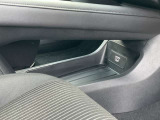運転席まわりの画像です。