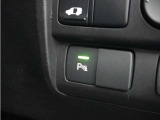 ◆パーキングセンサーシステム◆車庫入れの時などに近くに障害物がある場合、障害物までの距離を音で知らせてくれます。