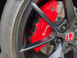 Brembo社製キャリパーです♪