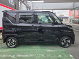 ガラス面が広いので運転しやすい車です