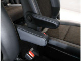 運転を、より快適に♪アームレスト付です!ロングドライブも問題なさそうですね!