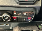 運転席と助手席には寒い時期に大活躍のシートヒーター付です。