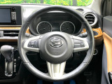 【純正革巻きステアリング】上質な革を使用することで、手にしっかり馴染みとても運転しやすいハンドルです♪