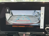 カラービジョンとガイド線で見やすいバックモニター。ドライバーをサポートします