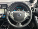 ドライバーの操作性に配慮したステアリング。快適な運転をサポートします。