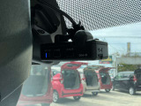 日産純正ドライブレコーダはオールインワンタイプ、400万画素で高精細な映像を記録できます。日産自動車株式会社向けに、株式会社 JVC ケンウッドが開発・製造したものです。