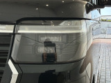 LEDヘッドライトは、点灯の瞬間から最大光量を発揮し、突然暗くなるトンネルなどでの安定感を高めます。