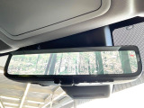 【デジタルインナーミラー】後席の大きな荷物や同乗者で後方が確認しづらい時でも安心!カメラが撮影した車両後方の映像をルームミラー内に表示。クリアな視界で状況の確認が可能です!