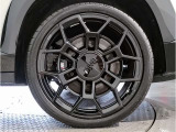 【BMWアロイホイル】軽量かつ強度に拘ったアロイホイル。走行性能ポテンシャルを引き出す設計。車の足元を引き締めてくれる大きなポイントはアロイホイルです。