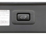 (パワーバックドア) スイッチひとつでバックドアを開閉。らくらくです。