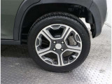 タイヤサイズは165/60R15になります。溝数は約3ミリです。