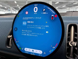 デジタルスピードメーター、航空機のコックピット操作箇所と同じ配色で目が疲れにくいように設計されてます。
