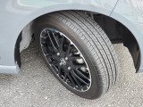 165/55R15タイヤの残り溝は約7分山です。