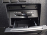 ETC車載器は、ビルトインタイプですっきり収納され、見た目も使い勝手も満足のアイテムです。