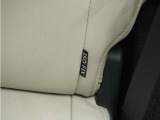 ◆ISOFIX◆シートベルトいらずでチャイルドシートと固定金具を連結するだけでガッチリ固定できます。
