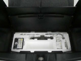 【車載工具】タイヤ交換には必需品ですね!万が一に役立つ工具です。緊急時に備え、使い方をしっかり覚えておきましょう。