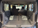 積載性が広がるシートアレンジ。倒し方や可動域、荷室の広がりが分かり、使い道を想像できます。