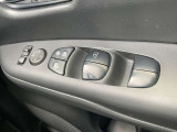 パワーウインドウスイッチです。運転席はオート機能付きです。
