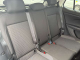 リヤシート。乗車定員5名。