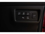 運転席まわりに各種操作スイッチを集約♪必要な機能を手元で操作できます!