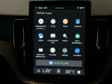 ボルボのインフォテイメントシステムに統合された Google マップは、リアルタイムの交通情報の取得や自動ルート再探索に対応しています。安心して目的地までのガイドをお任せください。