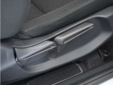 ◆シートハイトアジャスター◆運転席を上下に高さ調節ができます!運転ポジションを体格に合わせてシート調整できます。